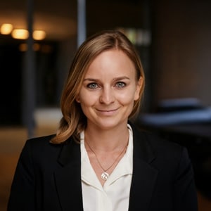 Lara Schindler Portrait